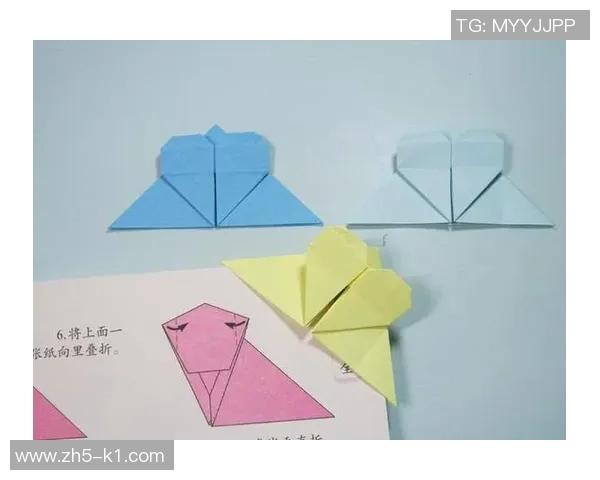 折纸足球的创意玩法与技巧分享让你轻松掌握折纸艺术的乐趣与魅力